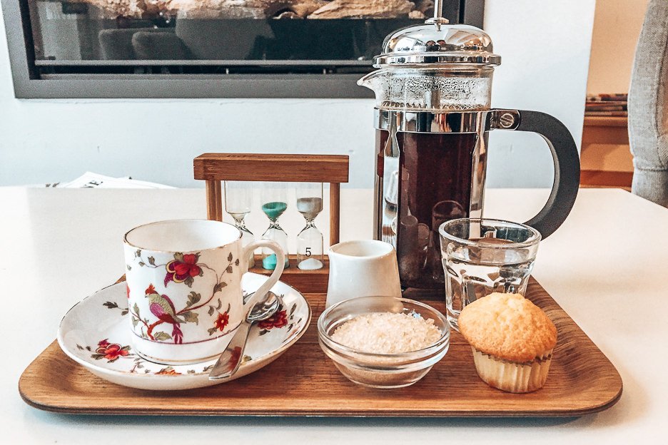 A Complete Guide To 24 Hours In Bruges 4 L Coffee and cake at The Gulliver Tree, Bruges Belgium
