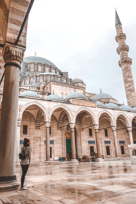 Admiring Suleymaniye Mosque - Istanbul City Guide, Turkey