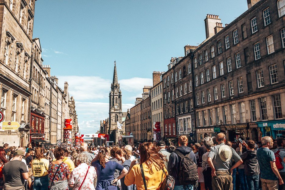 An Unmissable Guide To 48 Hours In Edinburgh 13 L Crowds gather along the Royal Mile during Edinburgh Fringe Festival, Edinburgh
