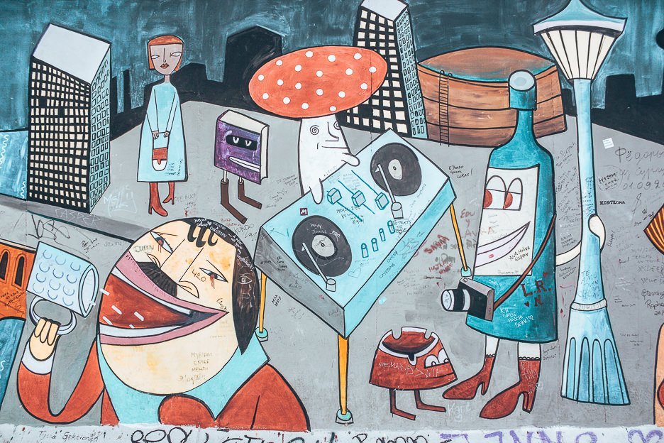 The Alternative Berlin City Guide 20 L Cartoon graffiti in Berlin