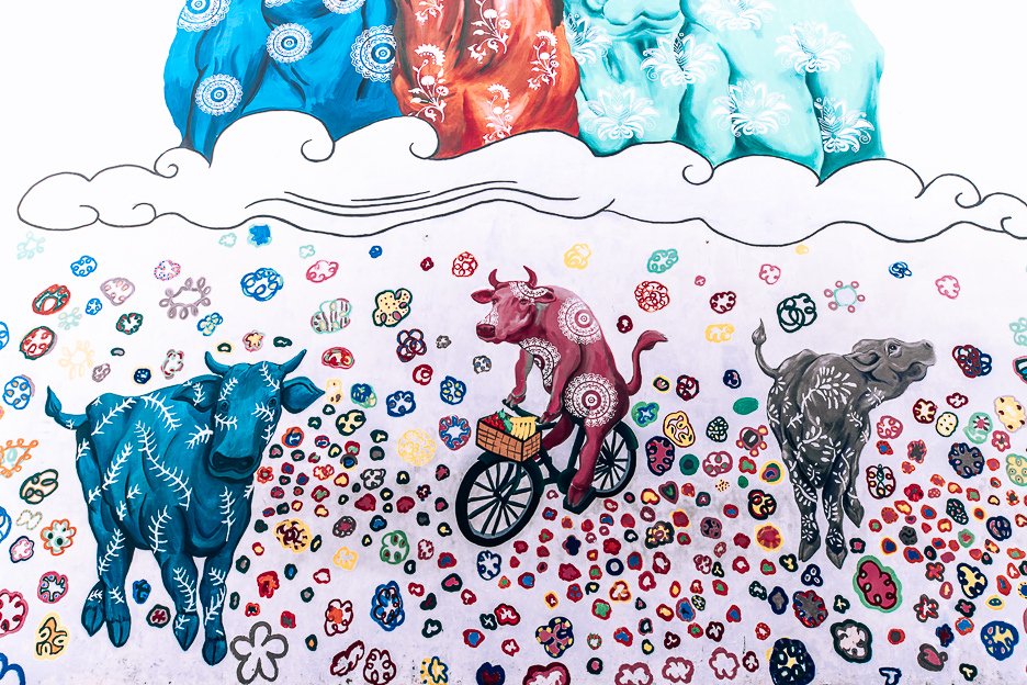 3 Day Itinerary in Singapore Things To Do Tips 6 L 3 Day Singapore Itinerary - graffiti art of colourful cows in Little India
