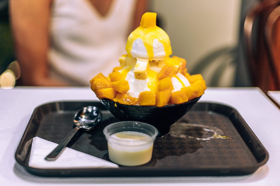 Traditional mango bingsu at Nunsongyee Korean Dessert Cafe, Singapore Travel Experience