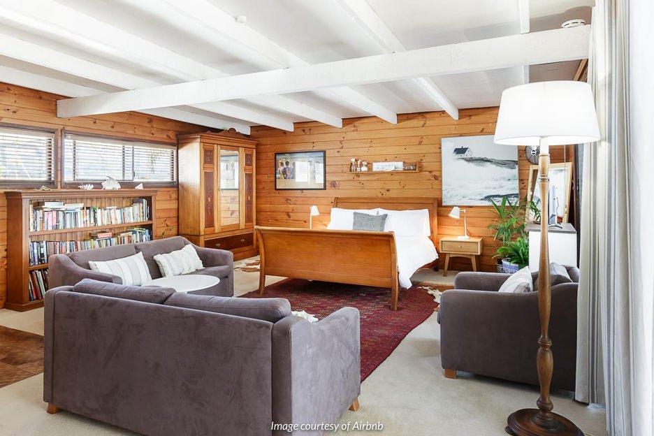 Gold Coast Airbnb 6 Wooden Retreat, Mermaid Waters | Gold Coast Airbnb
