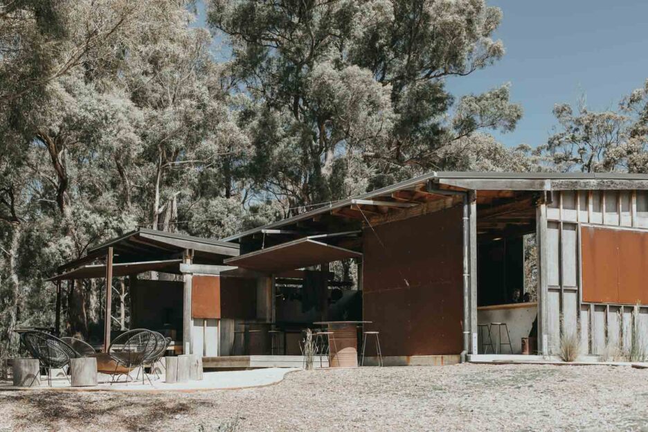 Common area features outdoor and undercover areas at Bay of Fires Bush Retreat
